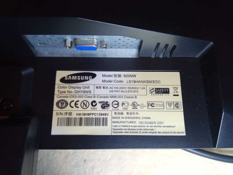 Monitor SAMSUNG 19 polegadas a funcionar443264655856117763