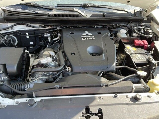 Mitsubishi L200 2.3 DI-D CD Invite 2WD
