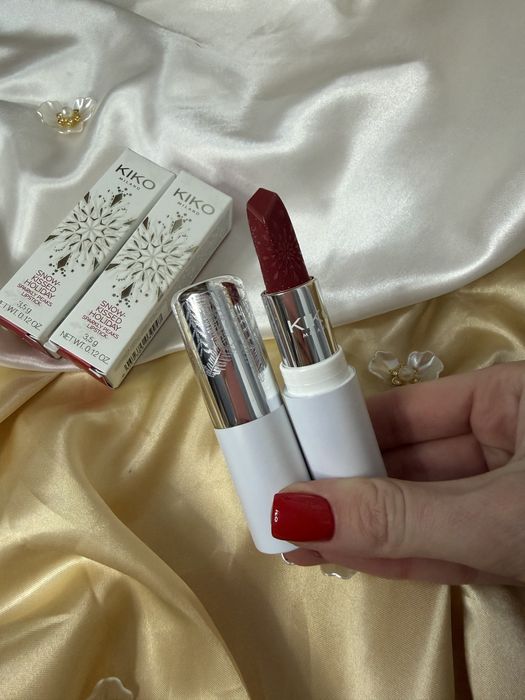 Помада kiko milano snow-kissed holiday sparkly peaks lipstick 02 03