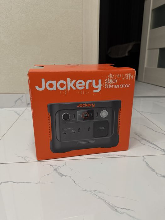 Зарядна станція Jackery джекері