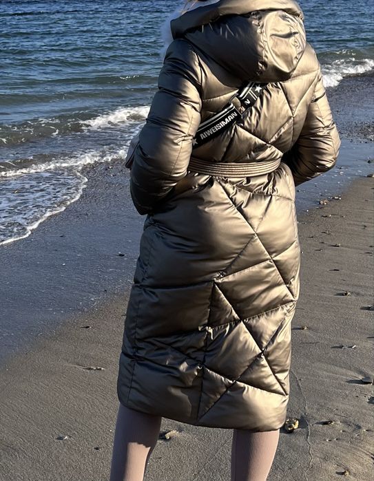 Продам пуховик с натуральным мехом