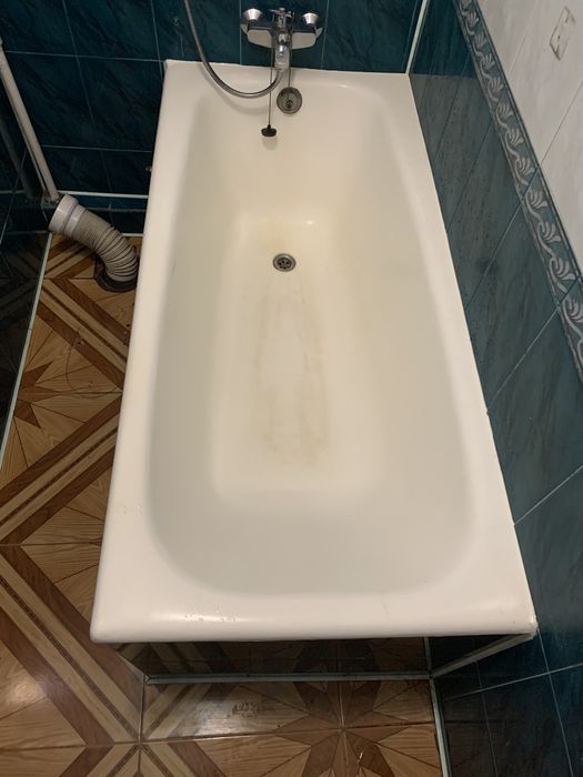 Ванна чугунна