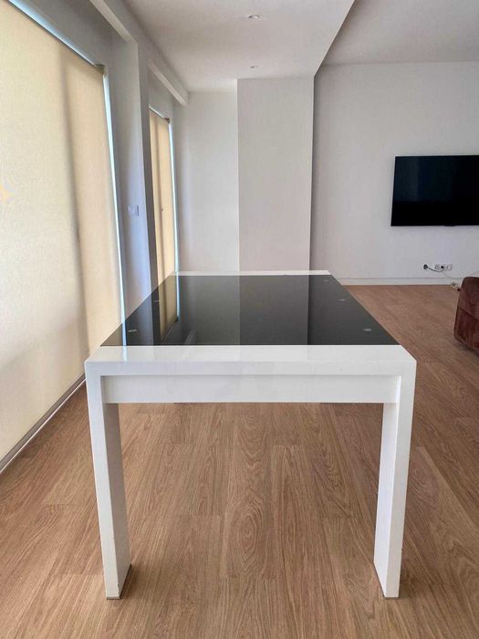 Mesa de Jantar Moderna de Vidro
