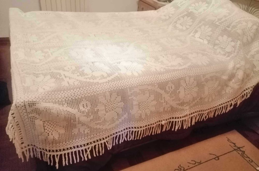 Antiga colcha renda branca feita à mão (Nunca foi usada)