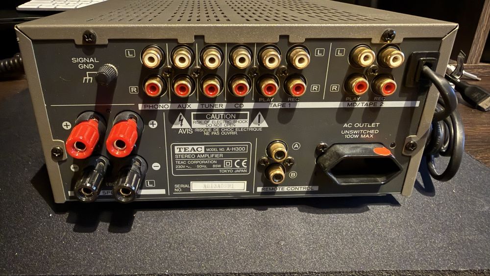 Wzmacniacz Teac AH-300