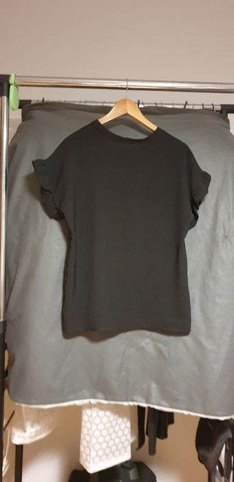 Blusa preta de manga curta
