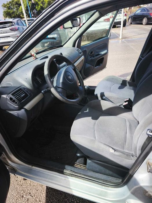 Renault Clio Ano 2002