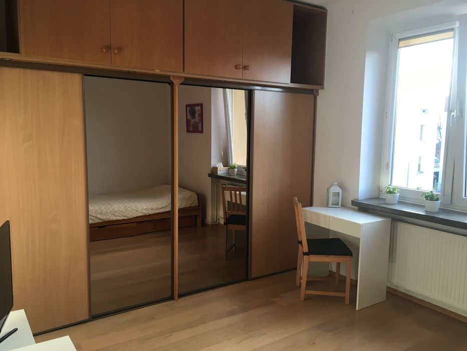 Kawalerka w kameralnej i zadbanej kamienicy, 2 piętro, blisko stacji PKP Warszawa Włochy