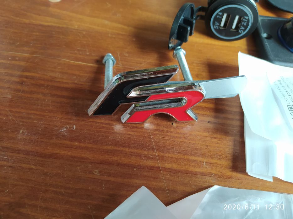 Emblemas auto vários