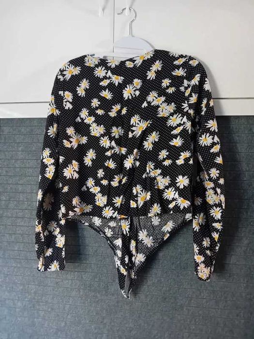 Bluzka z wiązaniem w stokrotki kwiaty crop top