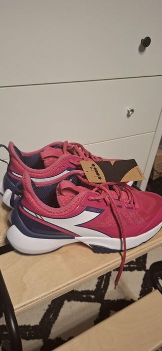 Buty sportowe damskie