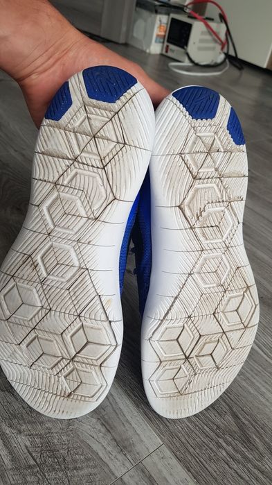 Продам фірмові кросівки Nike Flex contact
