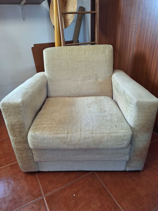 Conjunto de sofá e dois maples em boas condições