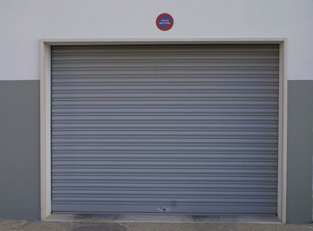 Grades de Enrolar de Segurança para montras - Fabricação e Montagem