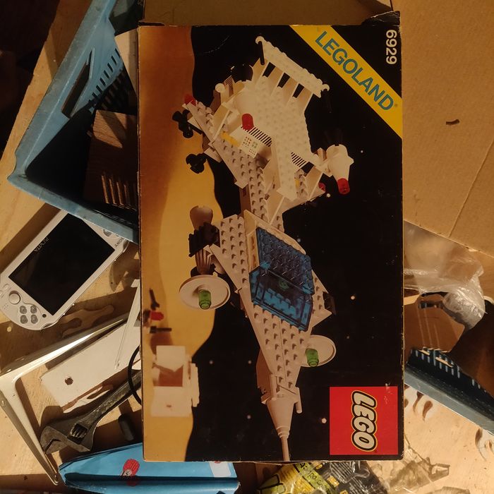 Pudełka  lego  różne