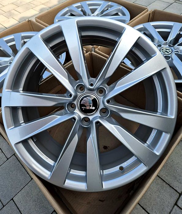 Felgi 19" 5x112 VW Golf Passat Tiguan Arteon Skoda Octavia Kodiaq TPMS Srebrne | #A223