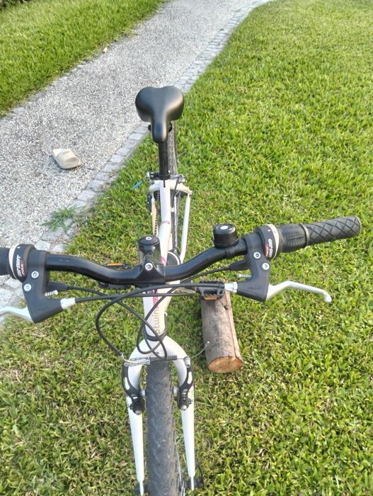 Bicicleta BTT  . Em  bom estado.