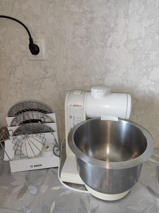 Кухонний комбайн Bosh MUM 4875