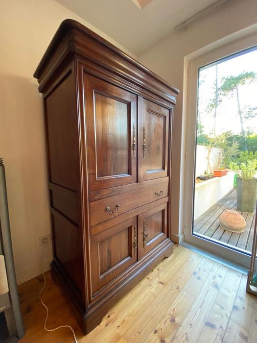 Garrafeira em castanho