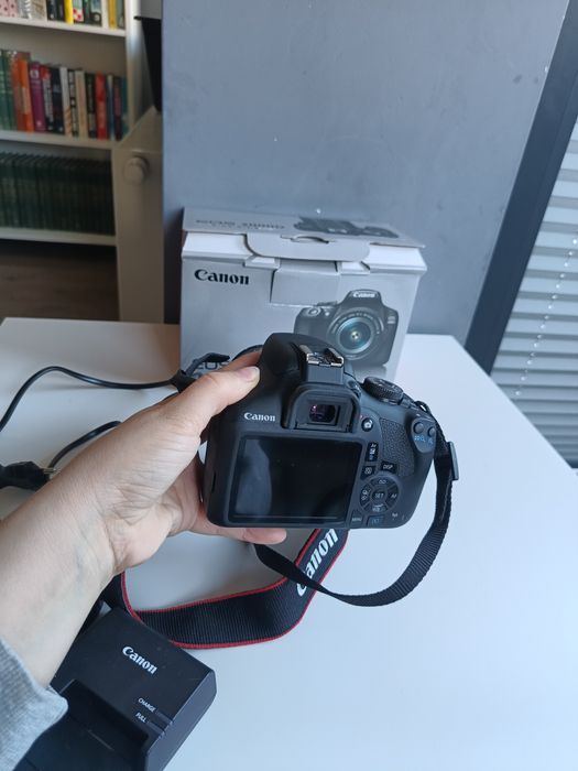 Aparat canon eos 2000D zestaw