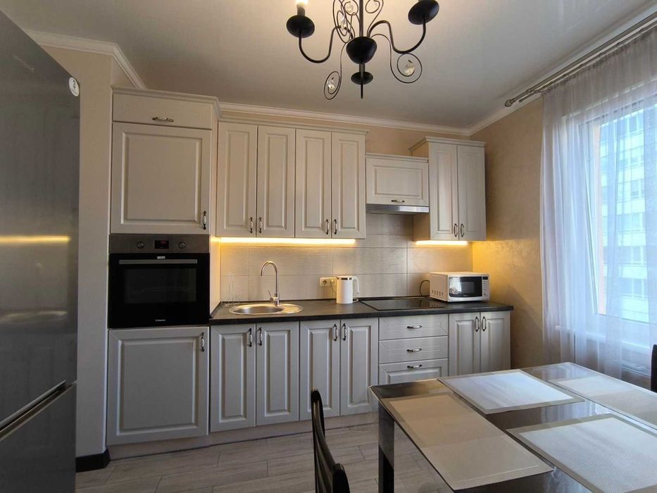 Посуточно свободна  своя новая евродвушка  ЖК Радужный 2+2