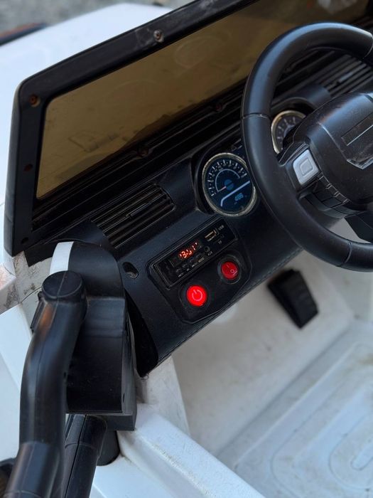 Электромобиль детский