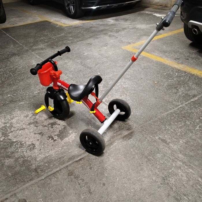 Triciclo ducati em bom estado