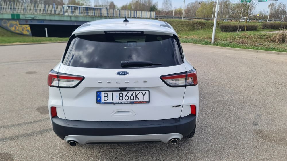 Ford Escape 2,5 hybryda z 2020 roku