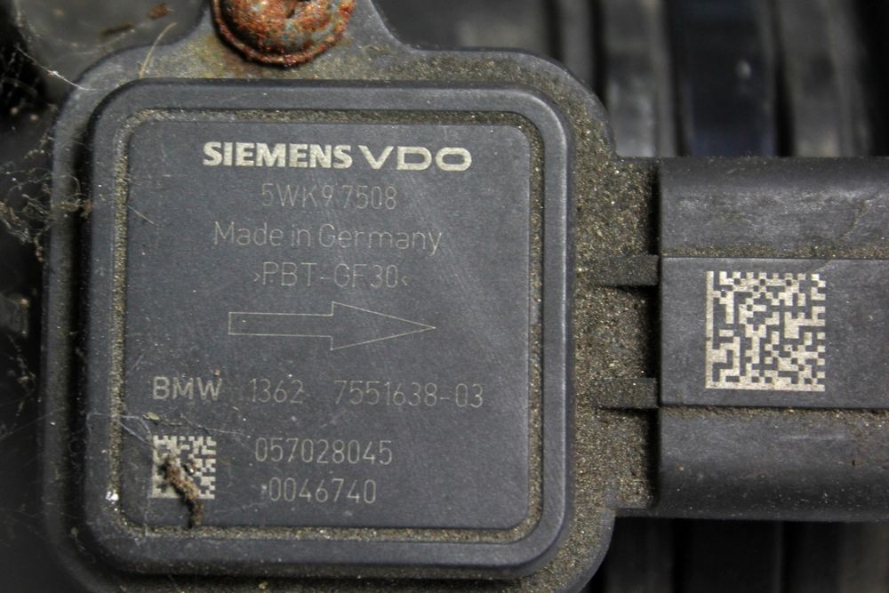 Obudowa filtra powietrza 7555287 z przepływomierzem BMW E90 E91 benzyn