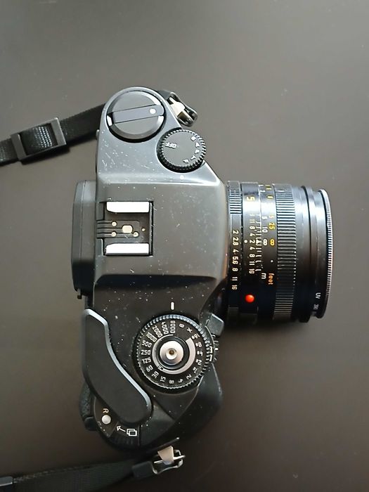 Máquina fotográfica Leica R8