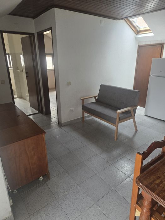 Arrendo T1  mobilado na Marinha Grande