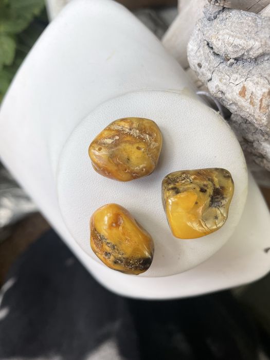 3 bryłki naturalnego bursztynu na kolczyki i pierścionek