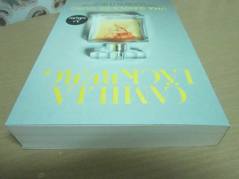Uma Gaiola de Ouro de Camilla Läckberg (oferta de portes)