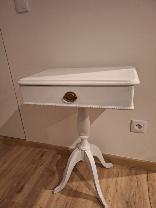 Pequena mesa de apoio