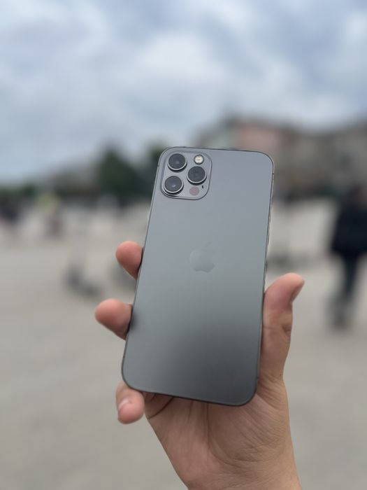 Продам iPhone 12 Pro состояние близко к идеалу