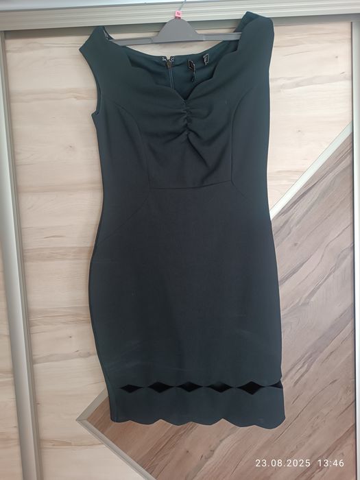 Super mała sukienka czarna