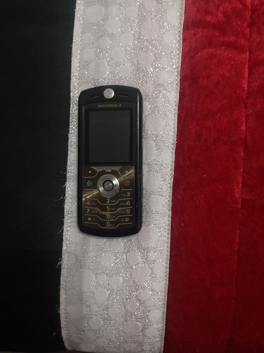 Vendo 3 telemóveis a trabalhar