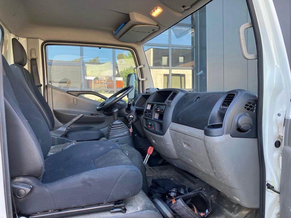 NISSAN NT400 3.0 150cv Grua Cesto 25 Metros de Trabalho 2018 Apenas 59.000km ###OPORTUNIDADE###