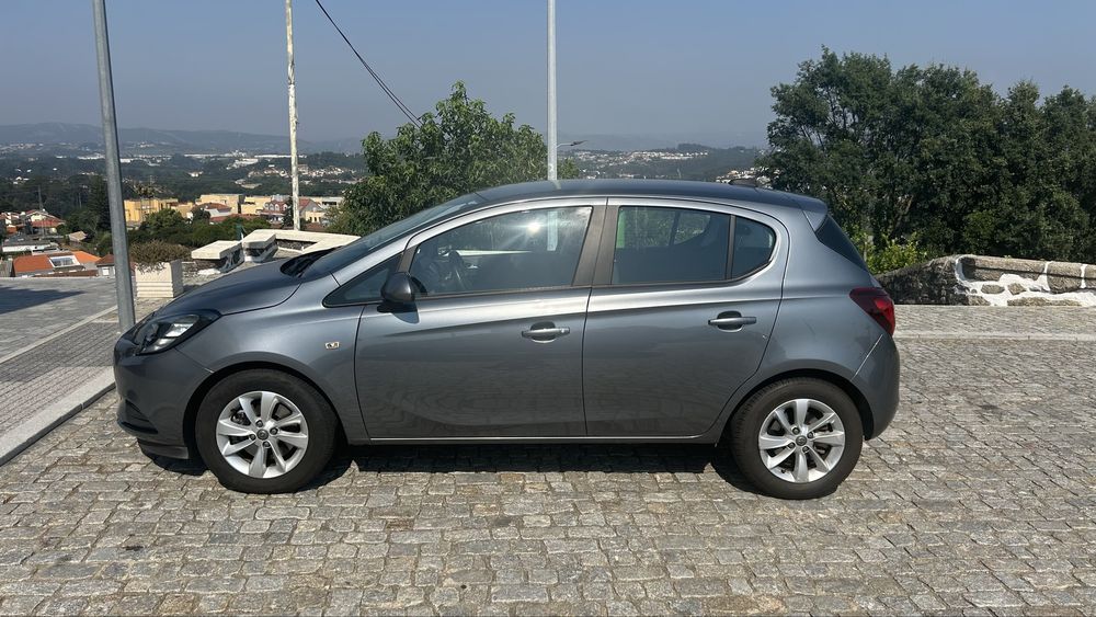 Opel Corsa 95cv 12/2017 com APPLECAR PLAY