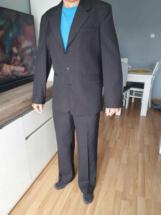Garnitur męski używany idealny na wesele,komunie