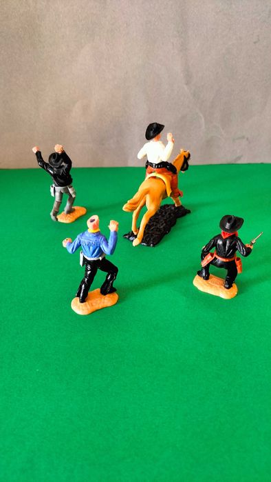 TIMPO TOYS England 70s - Conjunto Cowboys - compatível com Elastolin e Plasty Swoppet. Portes inclusos.