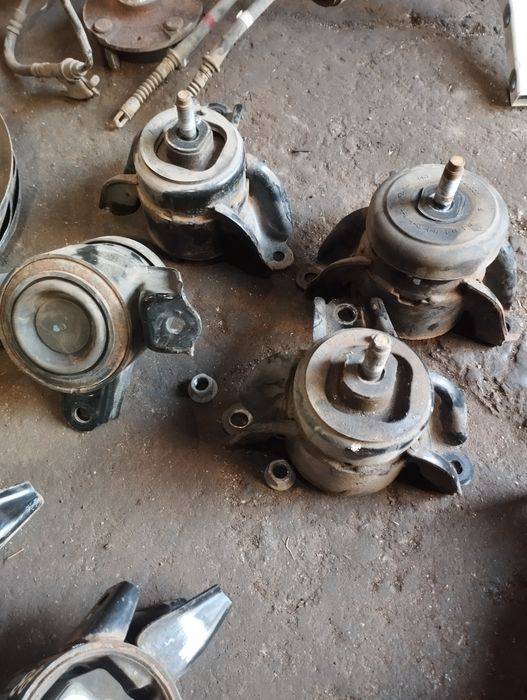 подушка двигателя,подушка КПП Hyundai accent 4, Hyundai terracan,kia rio 3 разборка