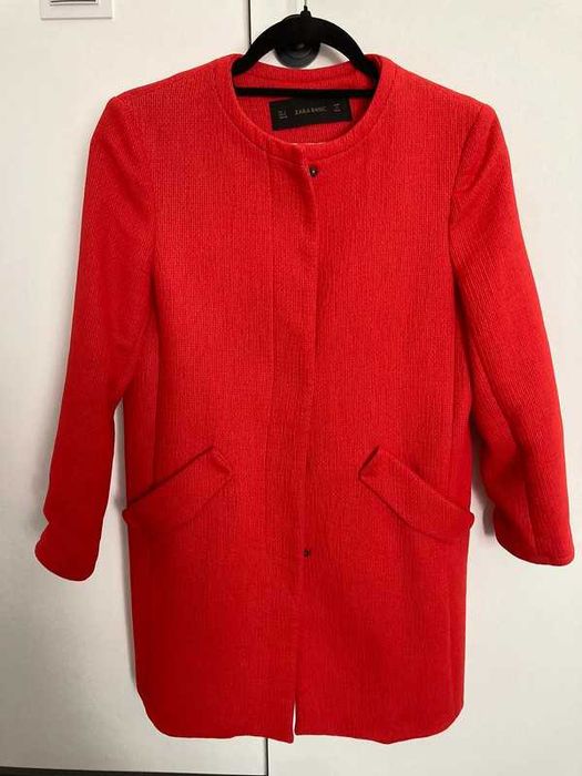 Czerwony płaszcz wiosenny Zara XS