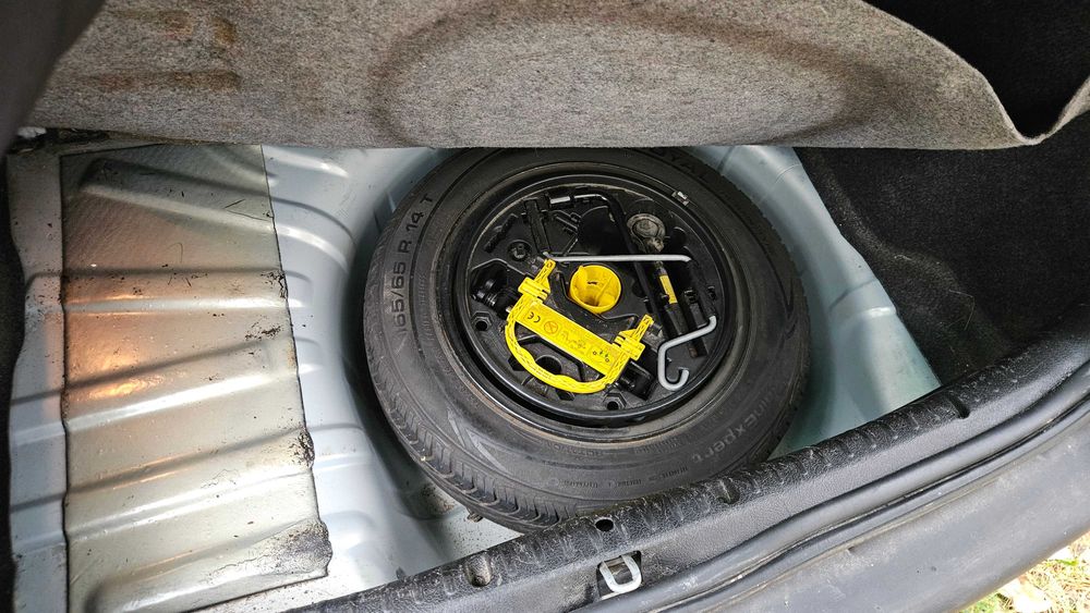 Renault Clio 2 1,2 8V 2001 rok