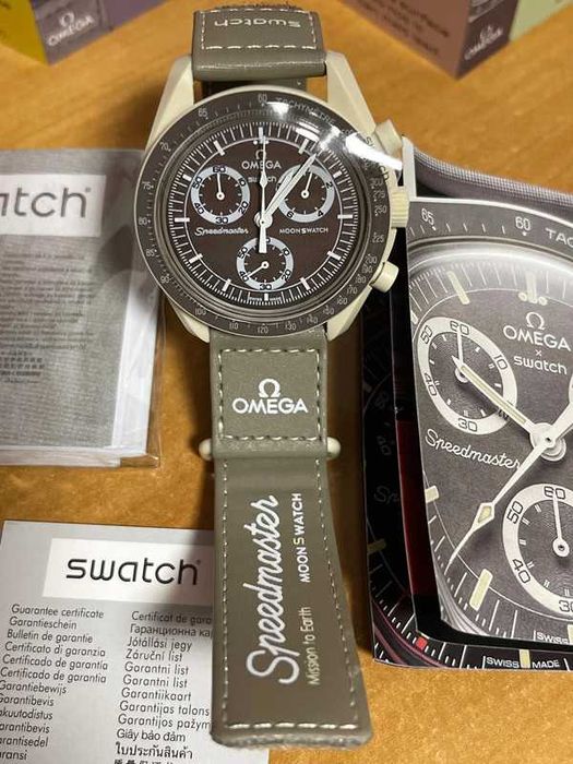 Pustynny SO33T103 – Omega x Swatch Bioceramika Edycja