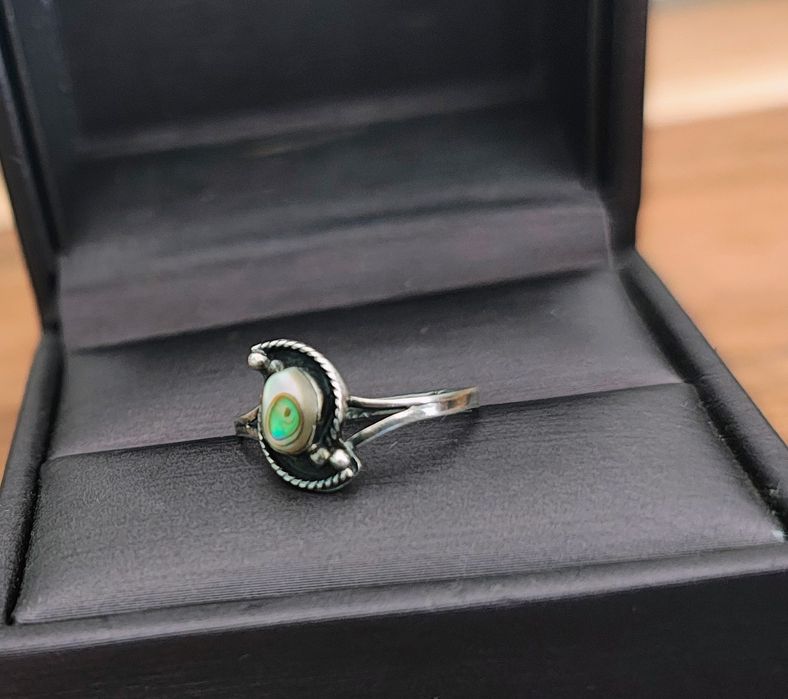 Piękny Stary srebrny pierścionek z muszlą Abalone R16