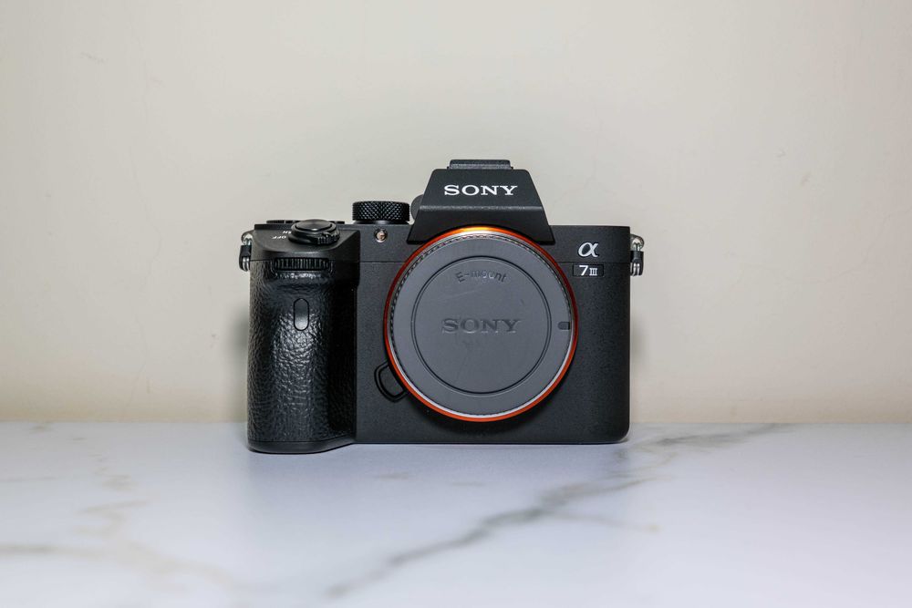 Sony A7 III – Excelente estado | Apenas 7.361 disparos | Fatura + Caixa + Extras