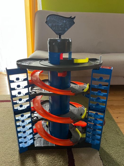 HOT WHEELS mega garaż
