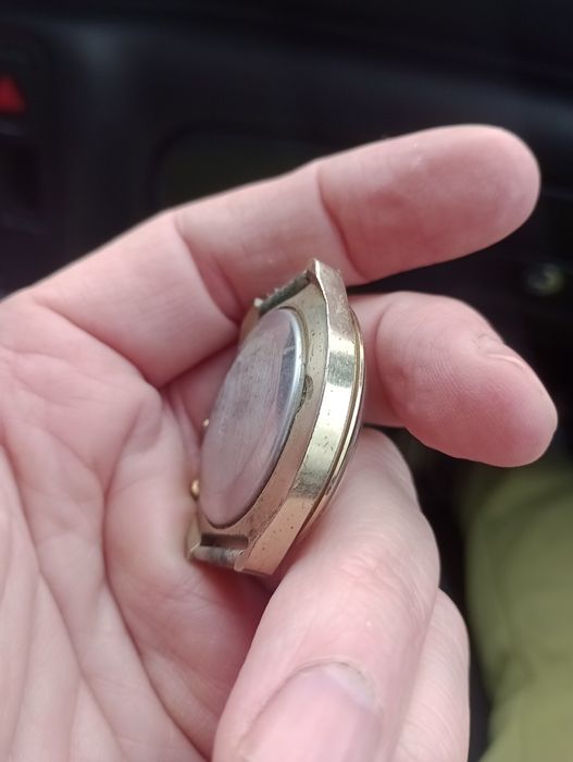 Годинник Ракета коледж.