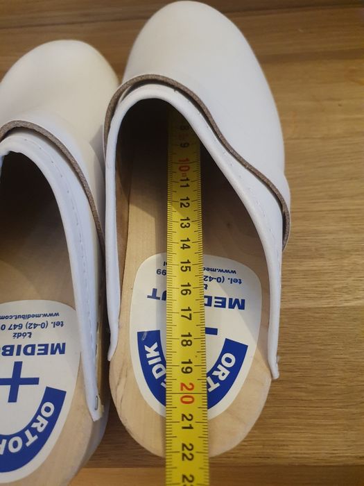 Chodaki białe medyczne